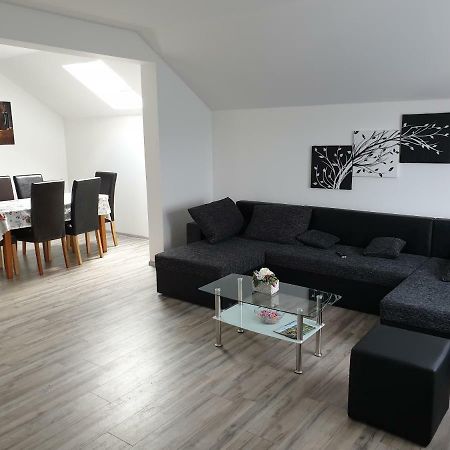 Apartman Majetic Otocac Ngoại thất bức ảnh